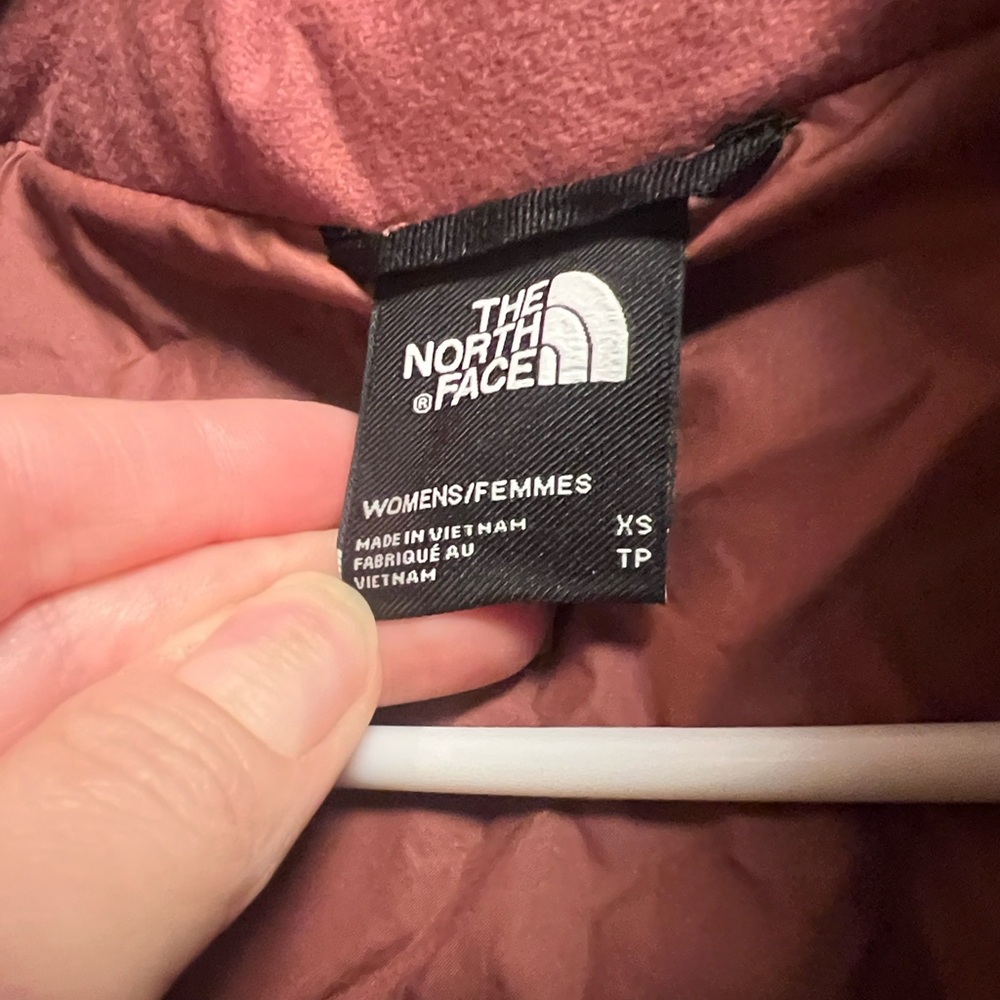 The North Face- Women's Metropolis Coat - Picture 9 of 13